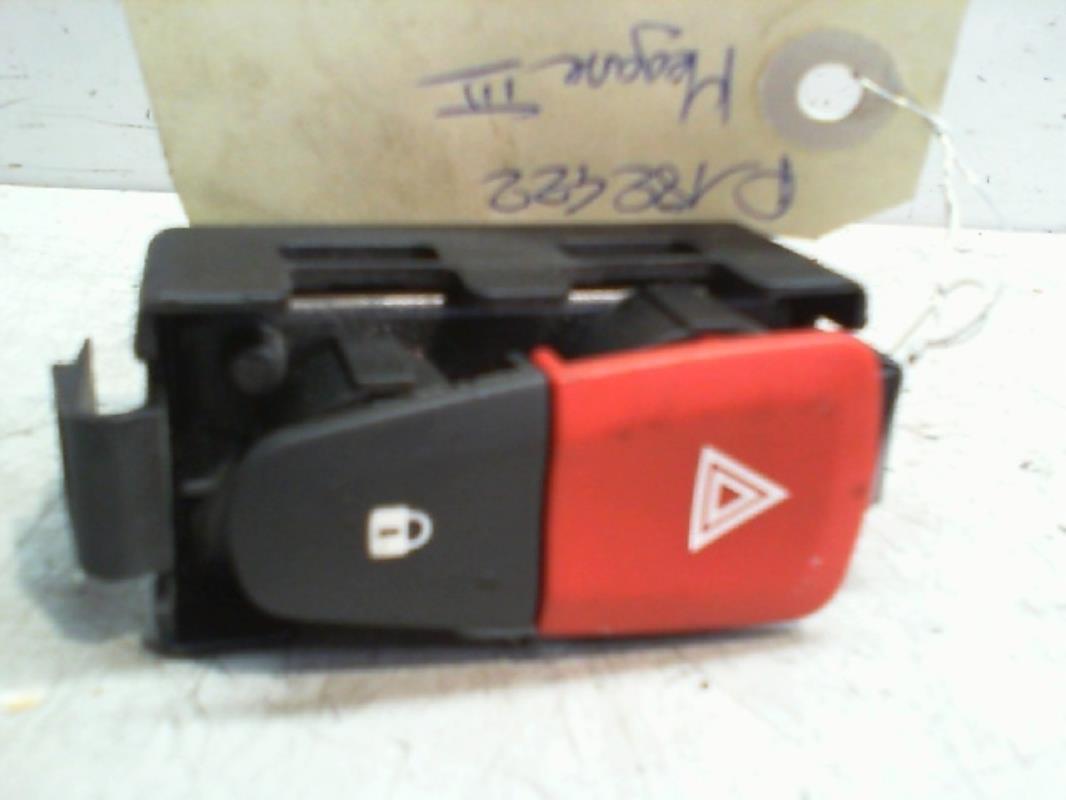 Bouton de warning RENAULT MEGANE 3 PHASE 1 Diesel - 1