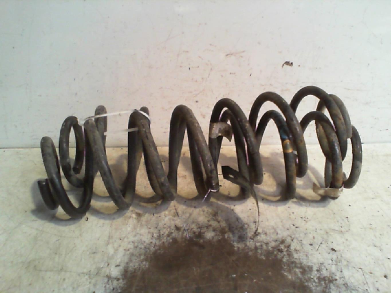 Ressort de suspension arriere VOLKSWAGEN FOX Essence - 1