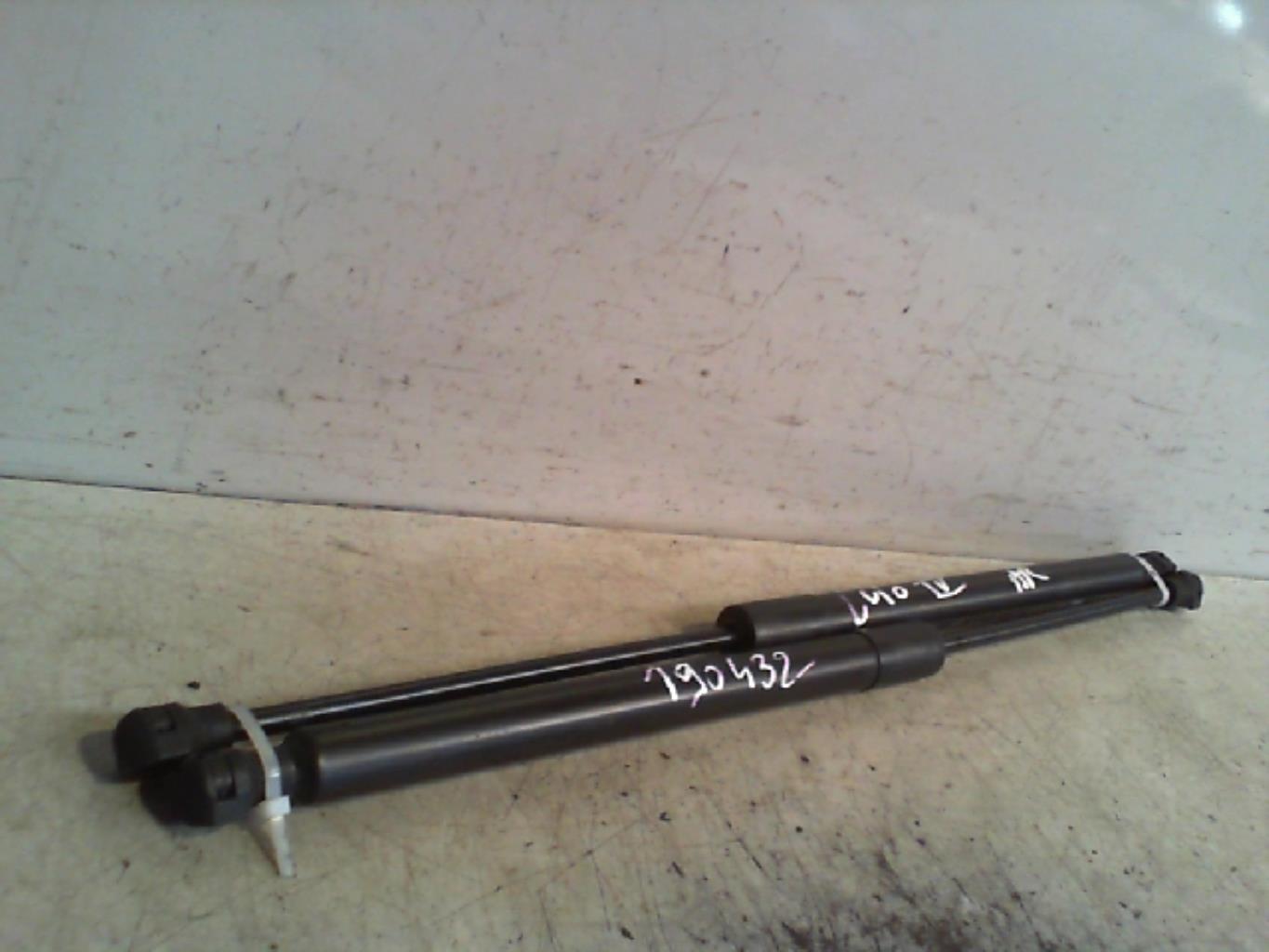 Verin de coffre RENAULT CLIO 4 PHASE 1 Diesel - 1