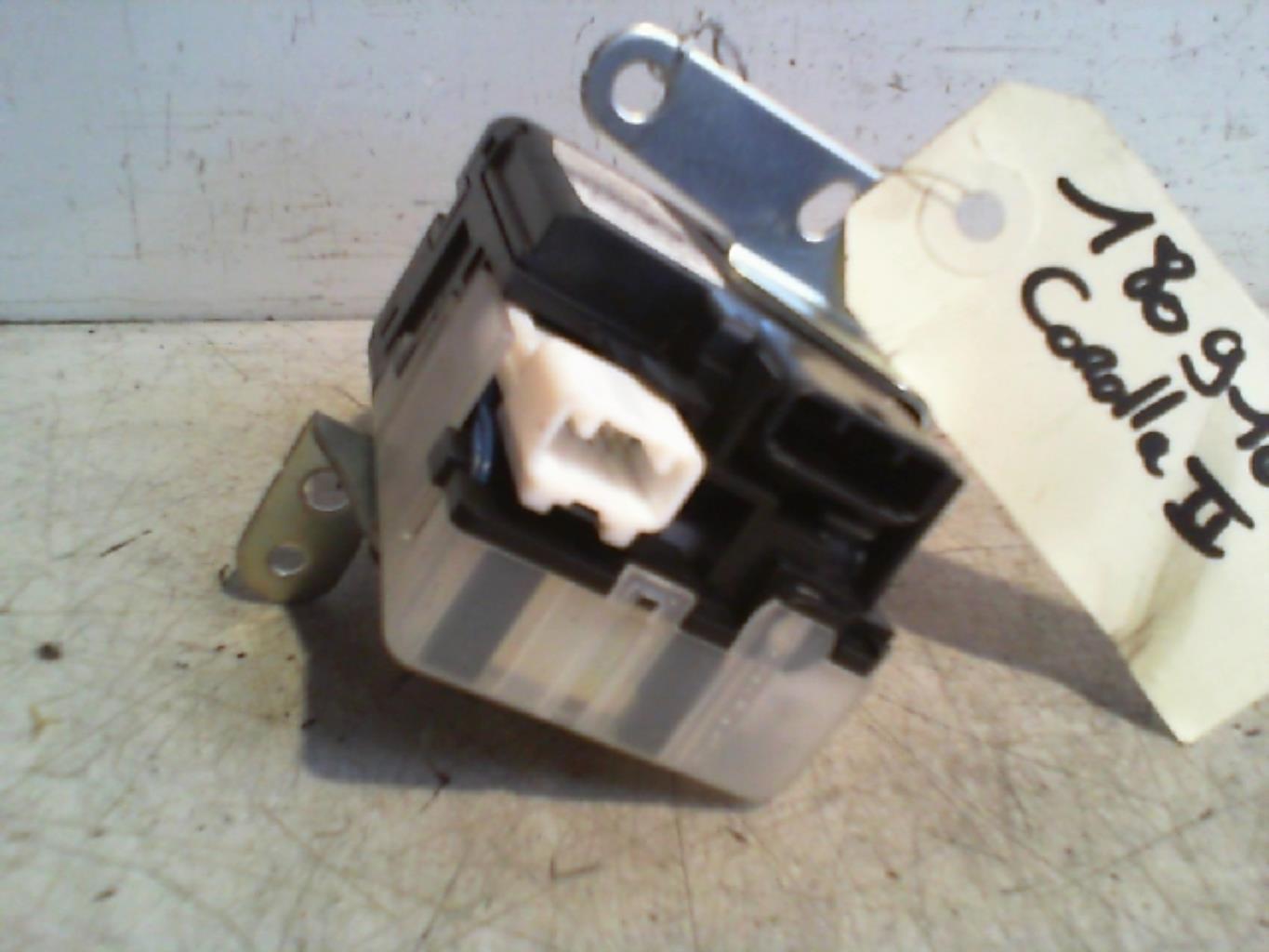 Bouton de coffre TOYOTA COROLLA VERSO 2 PHASE 2 Diesel - 1