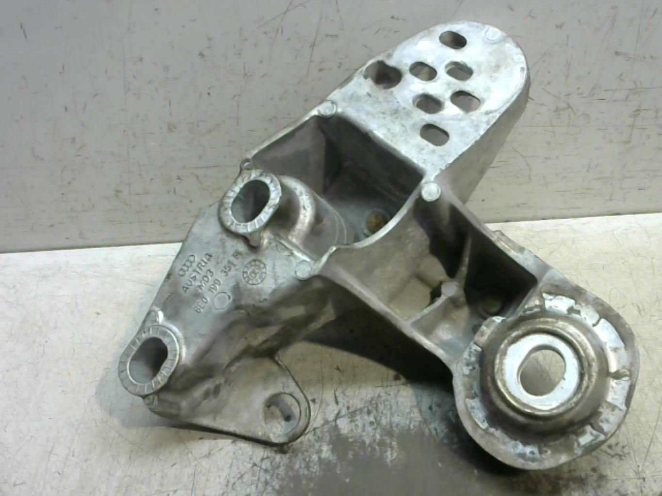 Support moteur droit AUDI A4 2 AVANT PHASE 2 BREAK Essence - 1