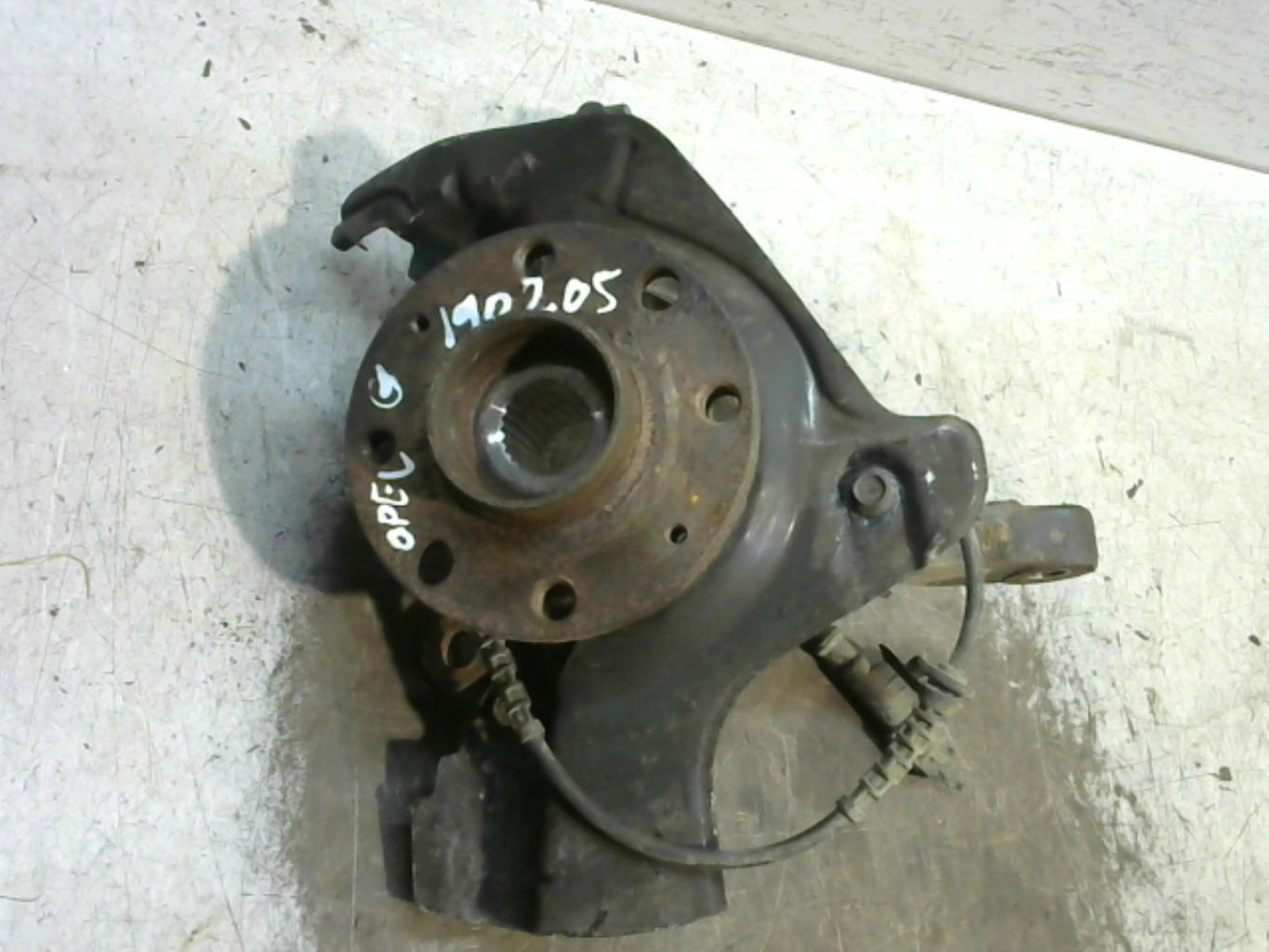 Fusee avant gauche OPEL CORSA E Diesel - 1