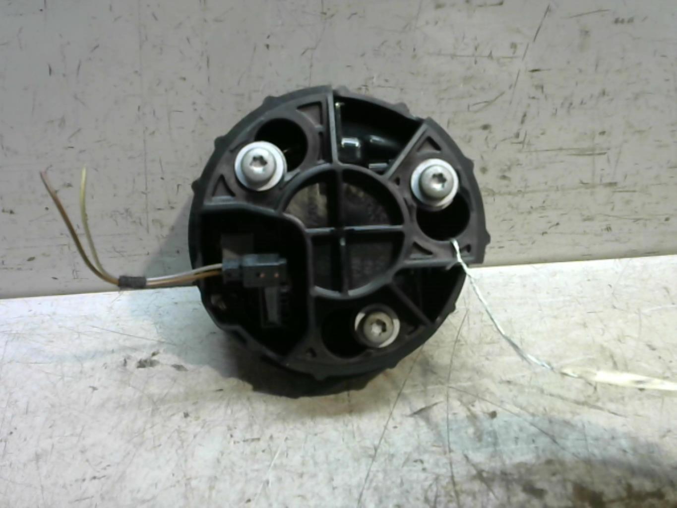 Bouton de coffre BMW SERIE 1 F20 PHASE 1 Diesel - 1