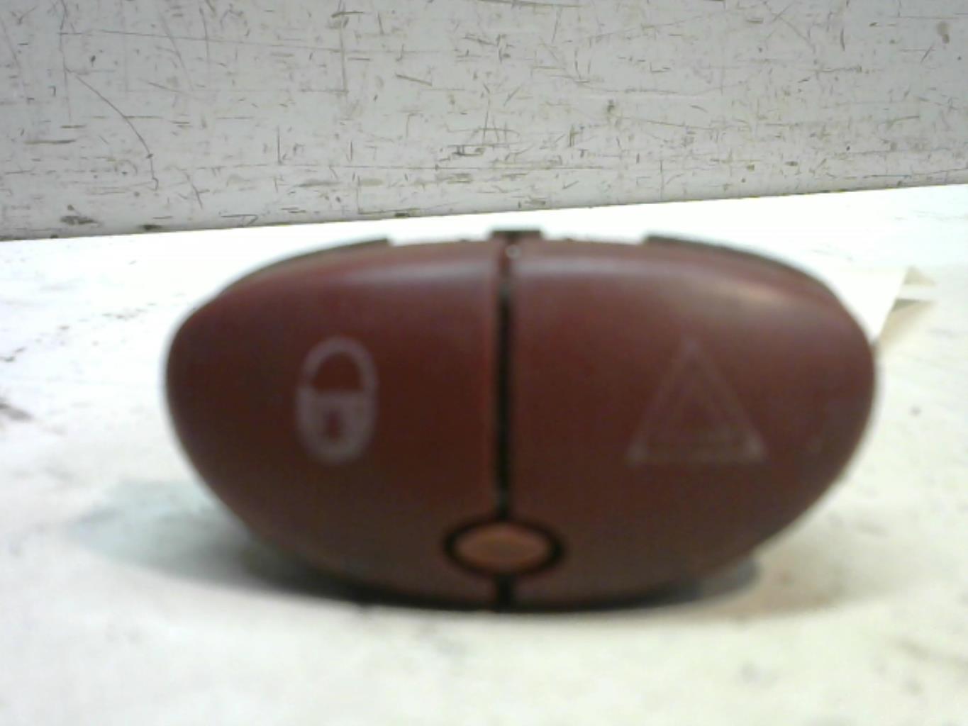 Bouton de warning CITROEN XSARA PICASSO PHASE 1 Diesel - 1