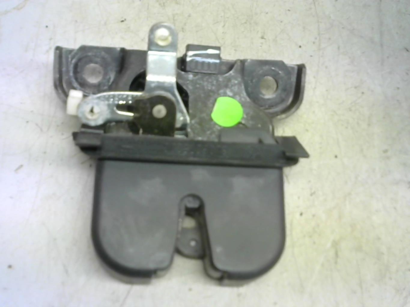Serrure de hayon AUDI A3 1 S3 PHASE 2 Essence - 1