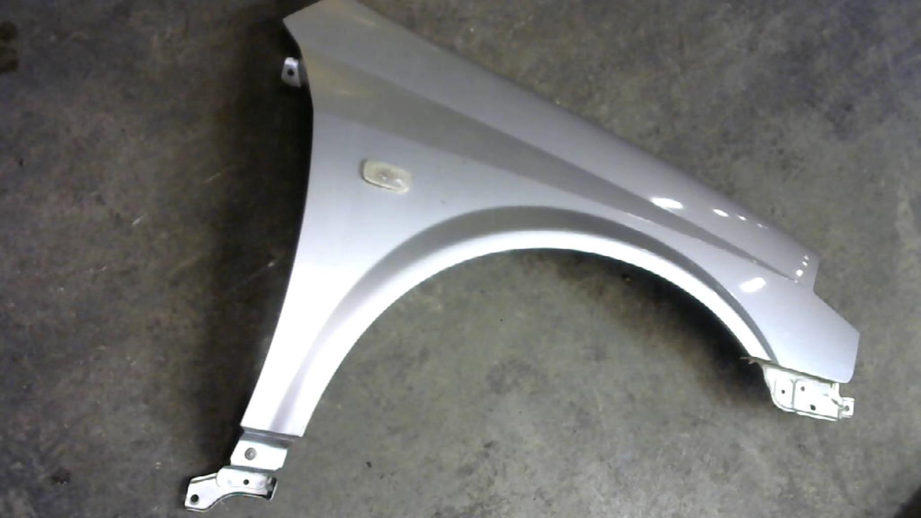 Aile avant droit NISSAN PRIMERA 4 Essence - 1