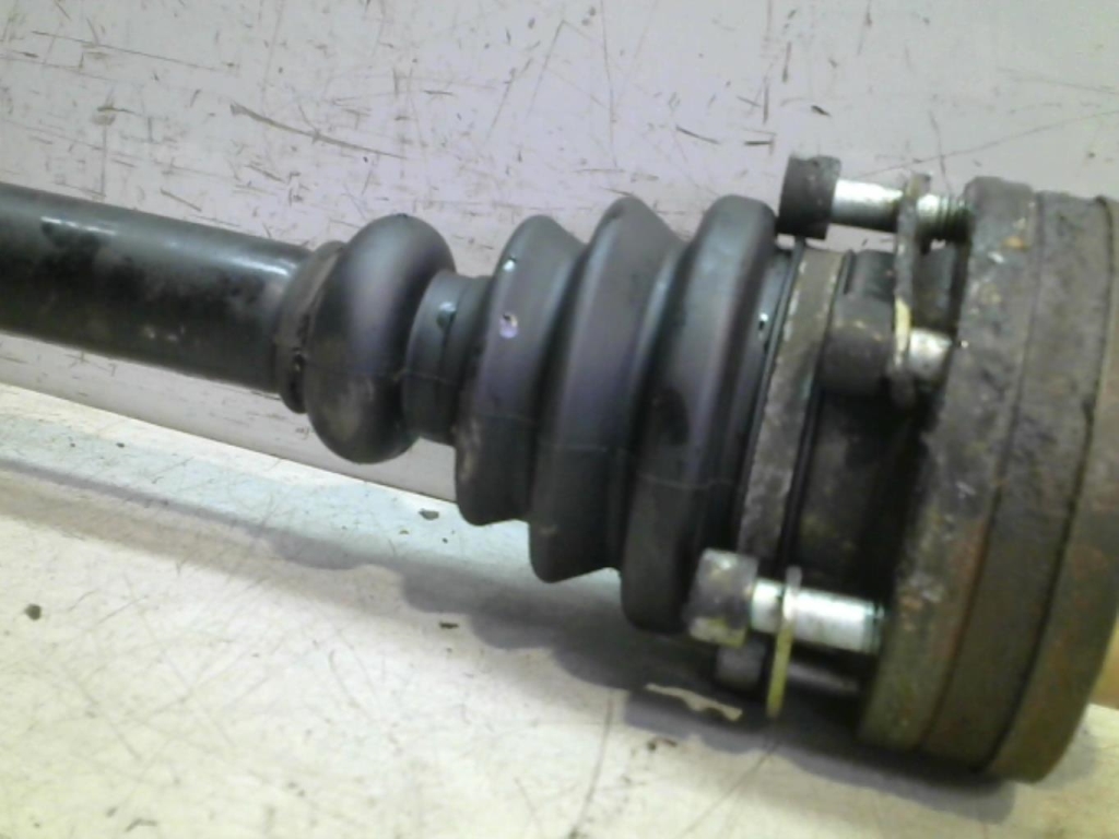 Cardan arriere droit (transmission) AUDI A4 2 AVANT PHASE 1 BREAK Diesel - 1