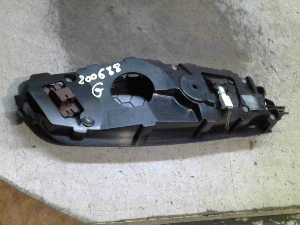 Poignee interieur avant gauche AUDI A1 1 PHASE 1 Diesel - 1