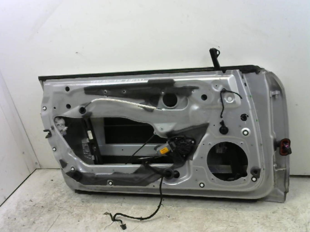 Porte avant gauche AUDI A4 2 CABRIO PHASE 2 Essence - 1