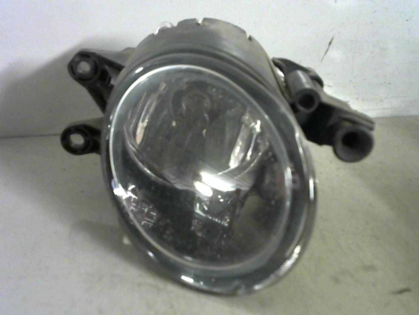 Anti brouillard droit (feux) AUDI A4 1 AVANT PHASE 1 BREAK Diesel - 1