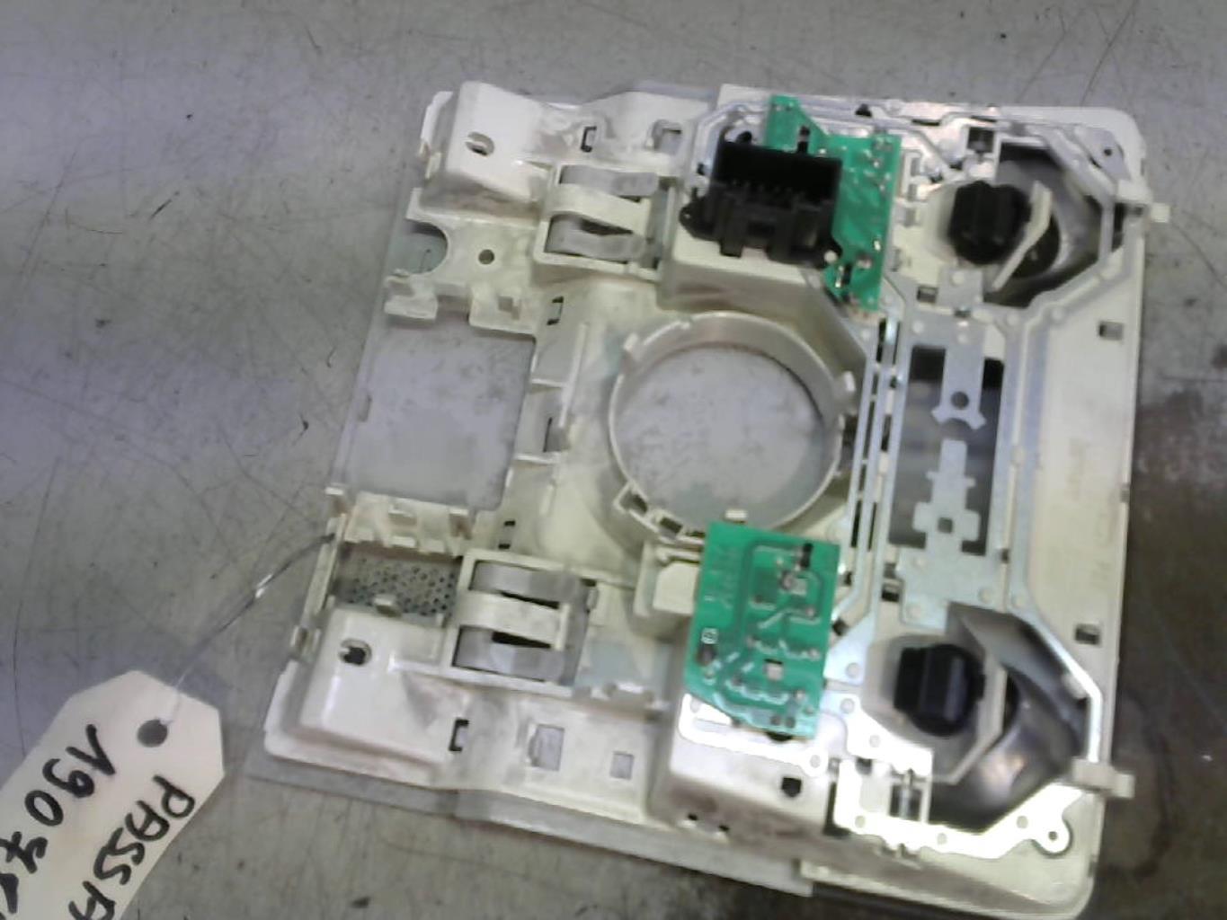 Eclairage de plafonnier VOLKSWAGEN PASSAT 5 BREAK Diesel - 1