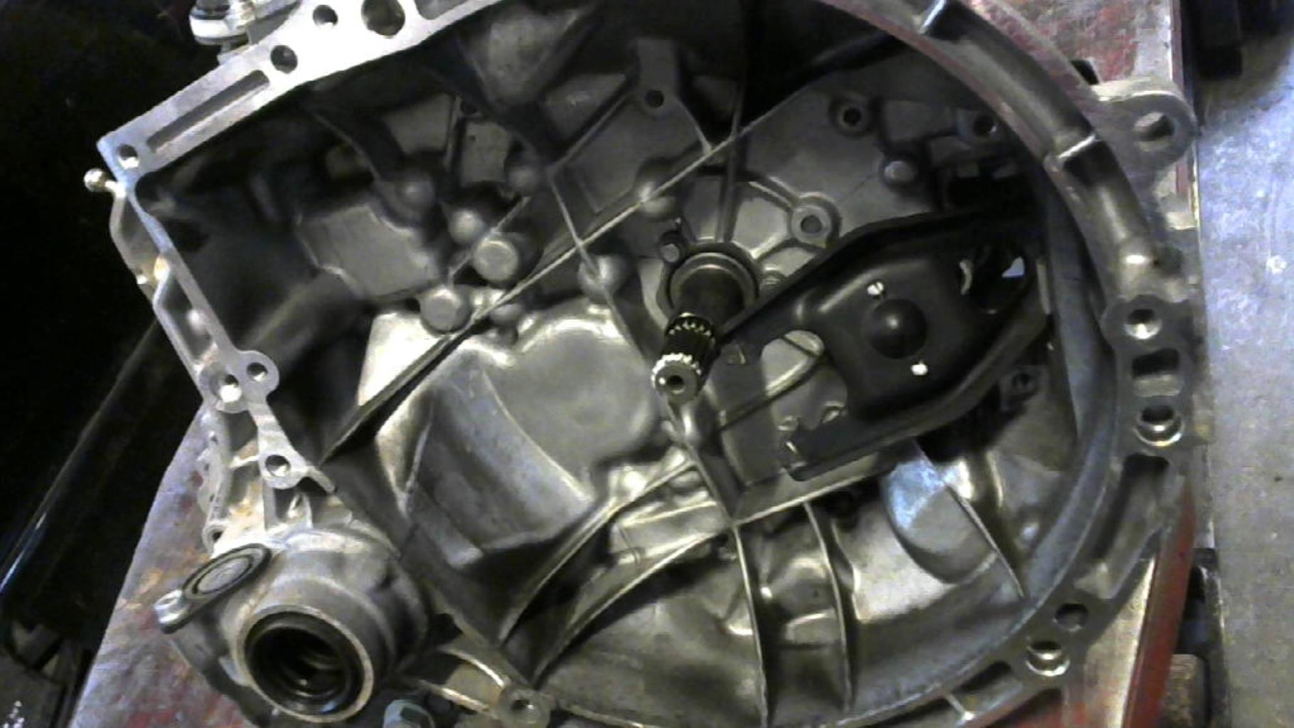 Boite de vitesses PEUGEOT 208 1 PHASE 2 Essence - 1