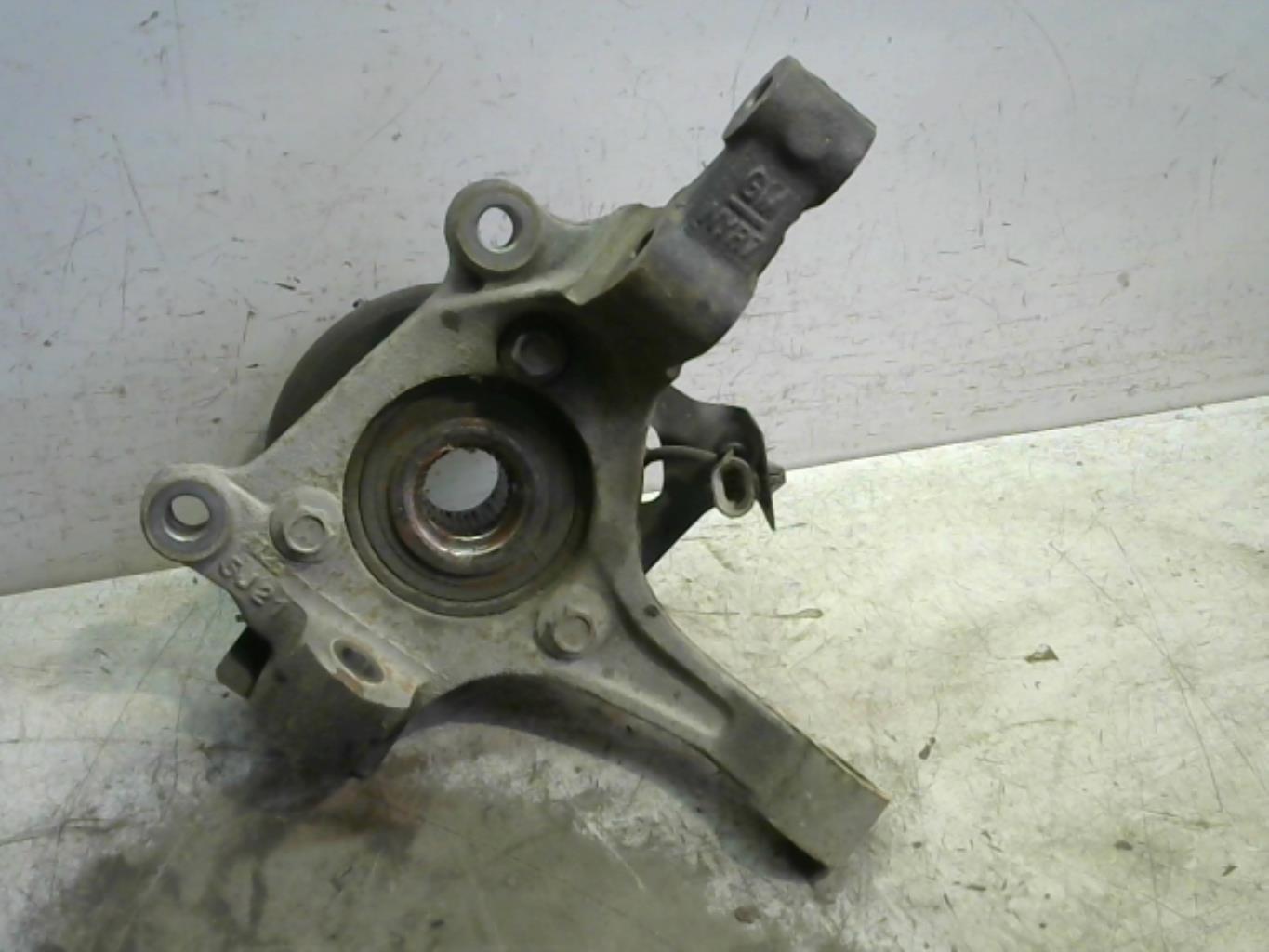 Fusee avant droit CHEVROLET CAPTIVA PHASE 1 Diesel - 1