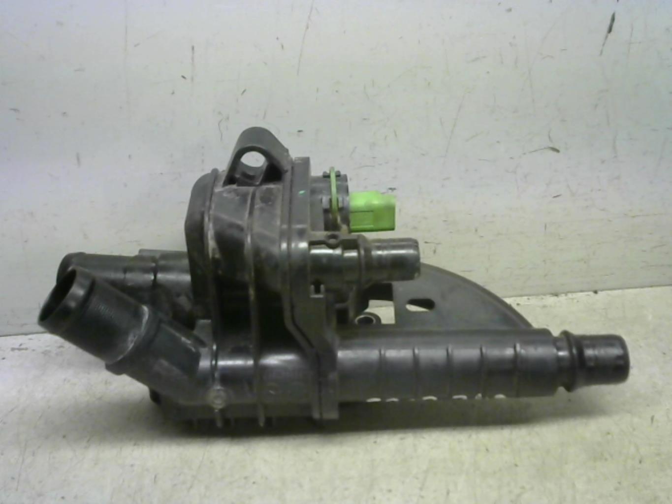 Boitier eau PEUGEOT 206+ Diesel - 1