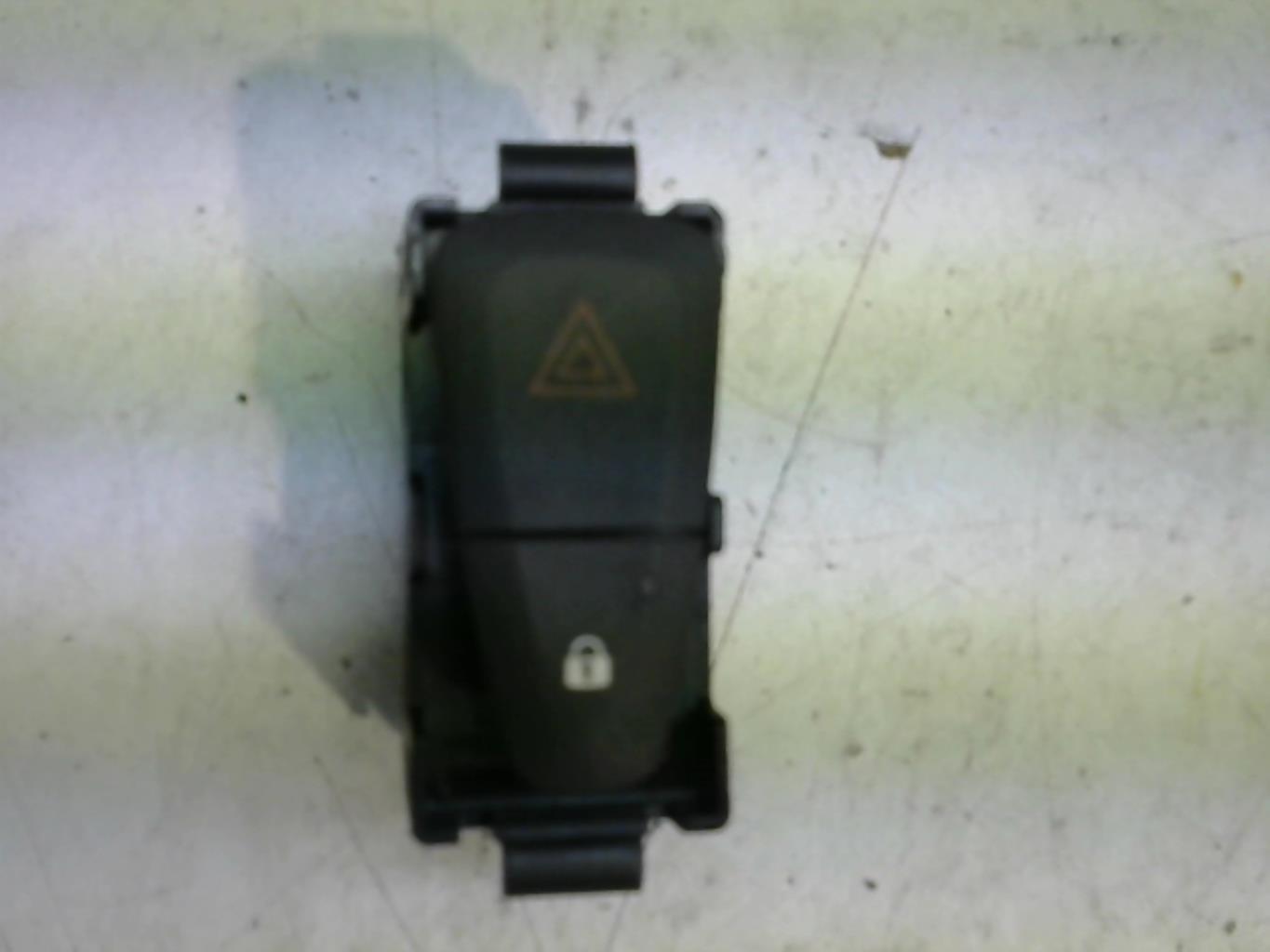 Bouton de warning RENAULT SCENIC 3 PHASE 3 Diesel - 1