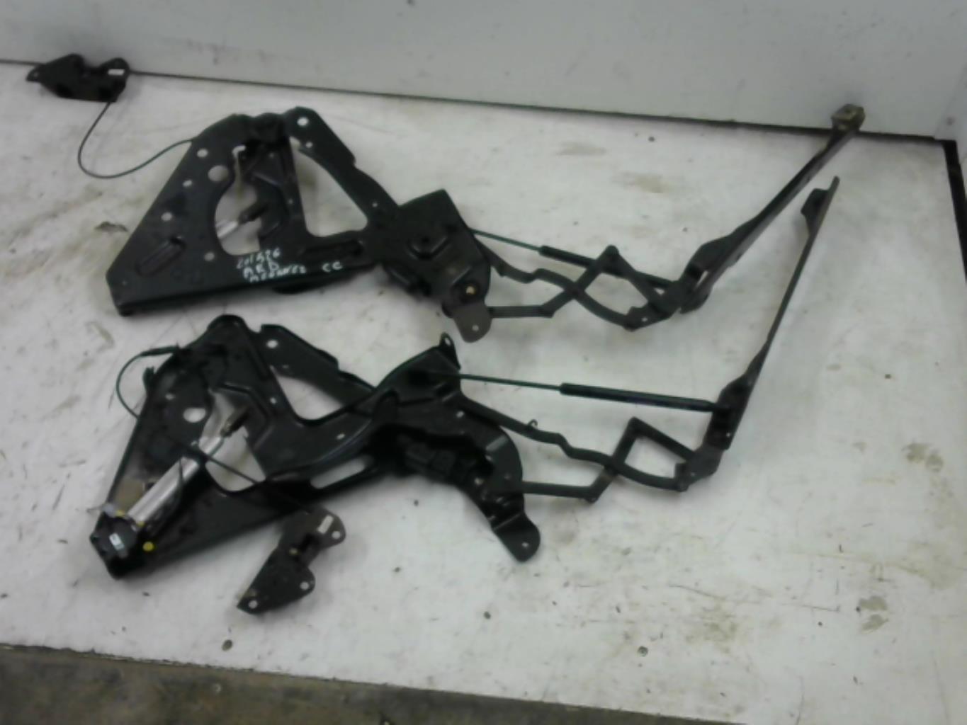Charniere de hayon RENAULT MEGANE 2 PHASE 1 CABRIOLET Diesel - 1