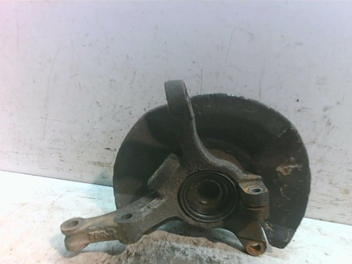 Fusee avant droit SUZUKI SWIFT 2 PHASE 1 Essence - 1