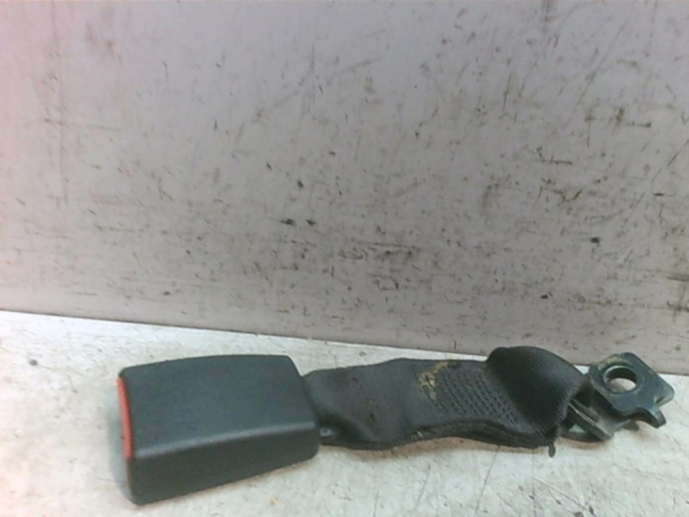 Attache ceinture arriere centrale BMW X3 E83 PHASE 2 Diesel - 1