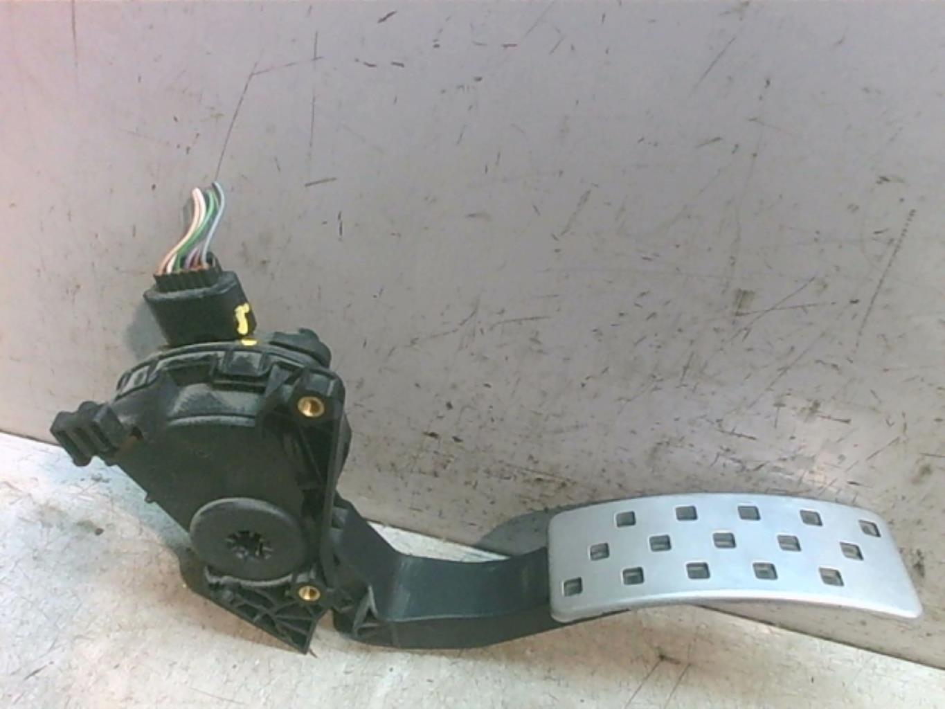 Pedale d'accelerateur RENAULT CLIO 4 PHASE 1 Essence - 1