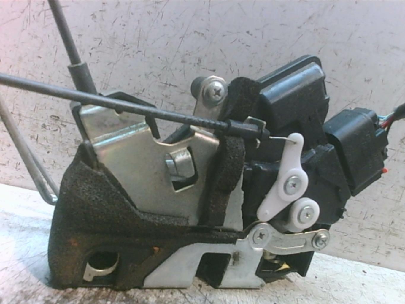 Serrure avant gauche MAZDA 5 1 PHASE 1 Diesel - 1