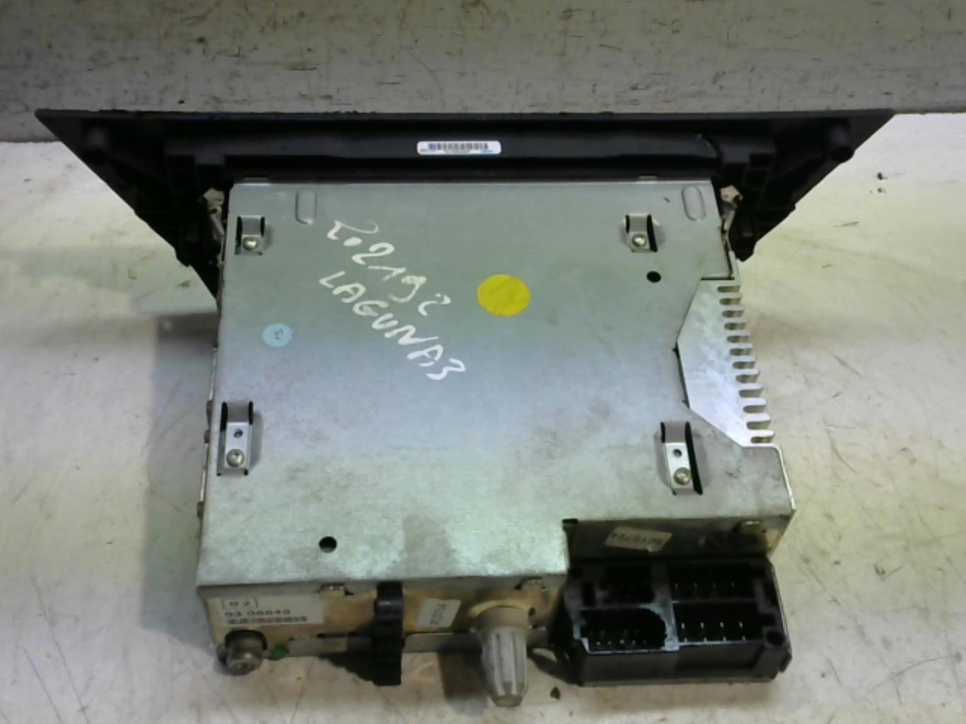 Autoradio d'origine RENAULT LAGUNA 3 PHASE 1 Diesel - 1