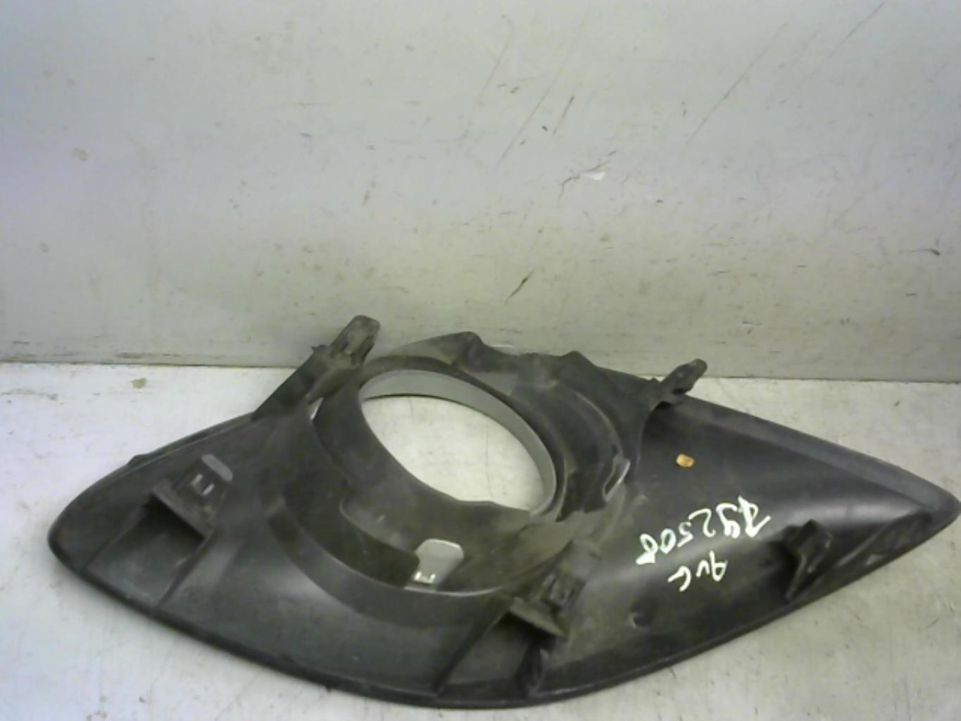 Enjoliveur anti brouillard MAZDA 2 2 PHASE 2 Essence - 1