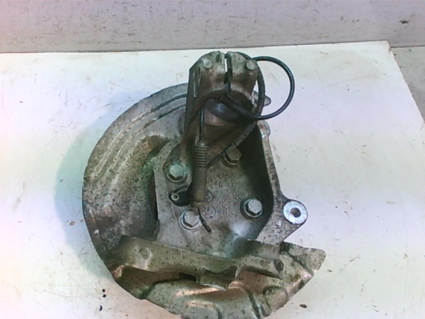 Fusee avant droit BMW SERIE 1 E87 PHASE 1 Diesel - 1