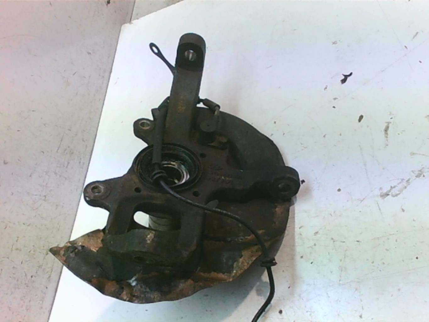 Fusee avant droit HYUNDAI TERRACAN Diesel - 1