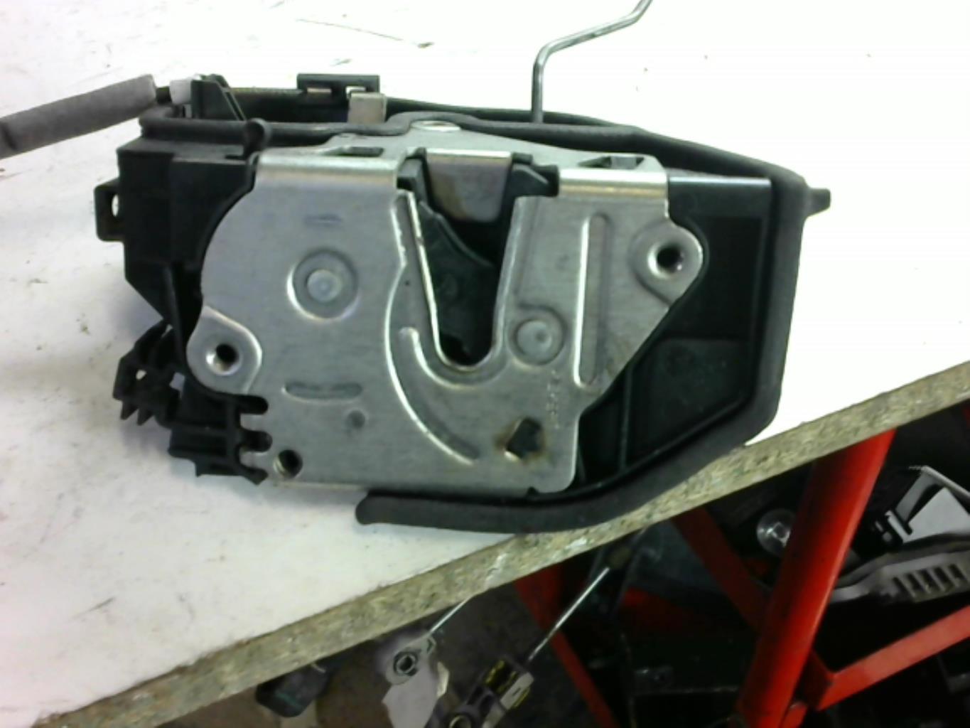 Serrure arriere droit BMW SERIE 5 E60 PHASE 2 Diesel - 1