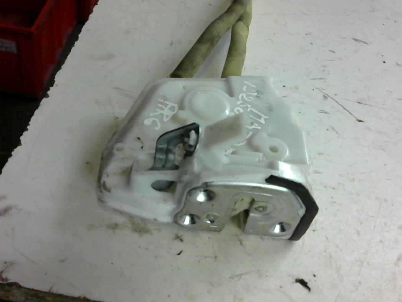 Serrure arriere gauche MAZDA 2 2 PHASE 2 Essence - 1