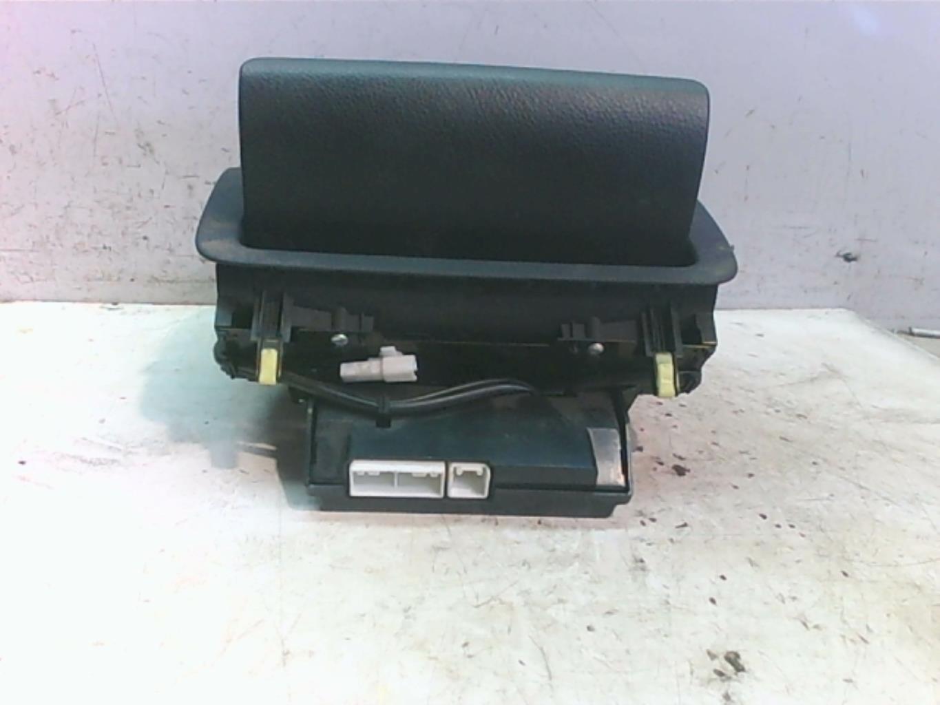 Ecran GPS TOYOTA AVENSIS 2 PHASE 1 Diesel - 1