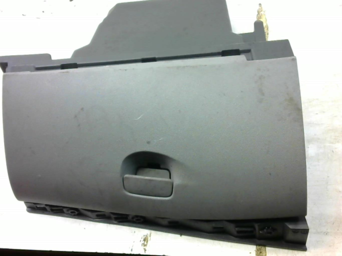Boite a gants RENAULT MEGANE 3 PHASE 1 Diesel - 1