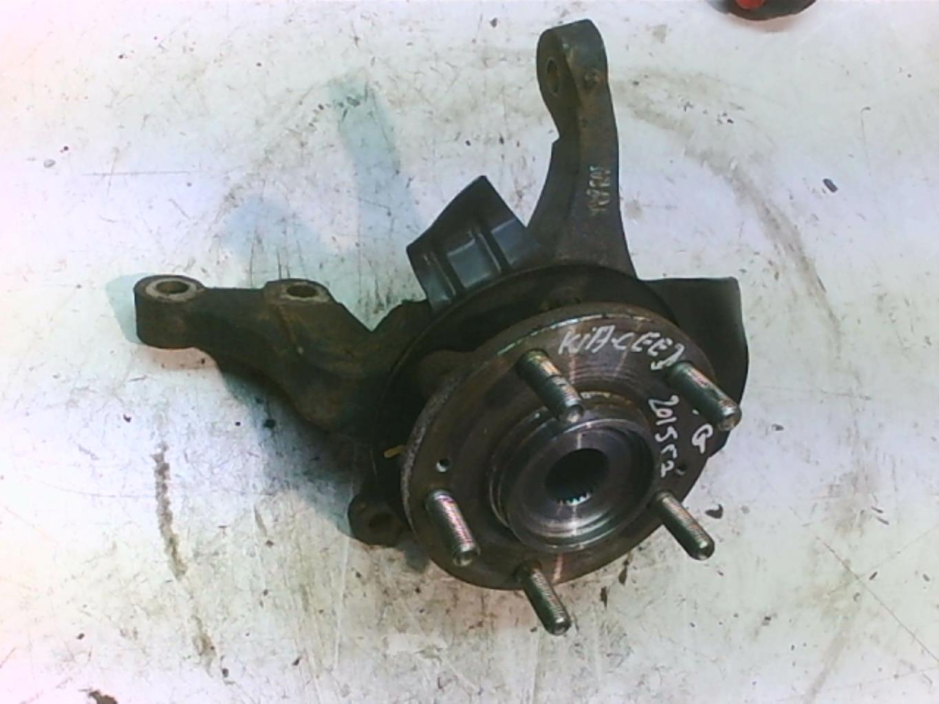 Fusee avant gauche KIA CEE-D 2 PHASE 2 Essence - 1