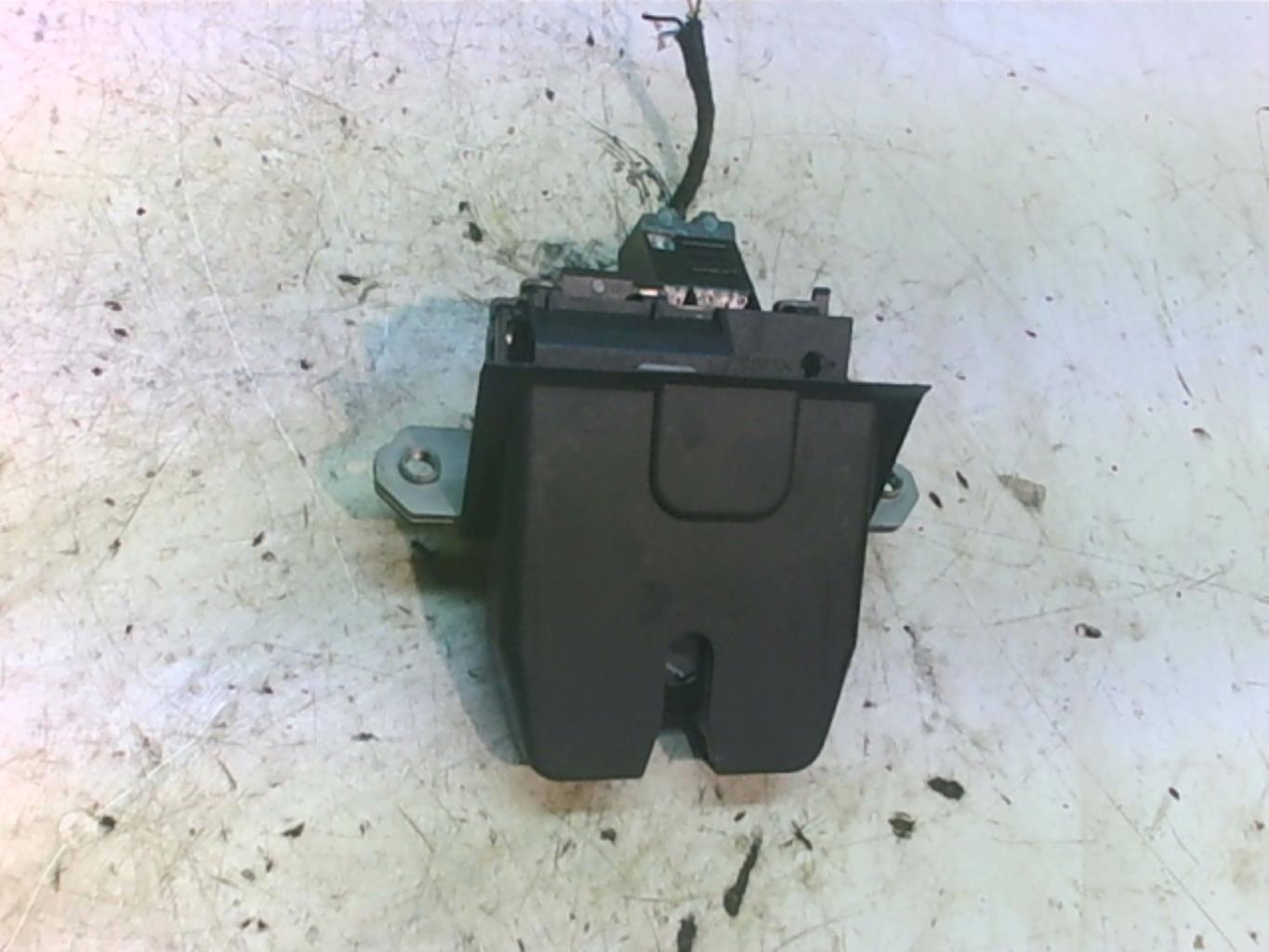 Serrure de coffre FORD FOCUS 3 PHASE 2  - 1