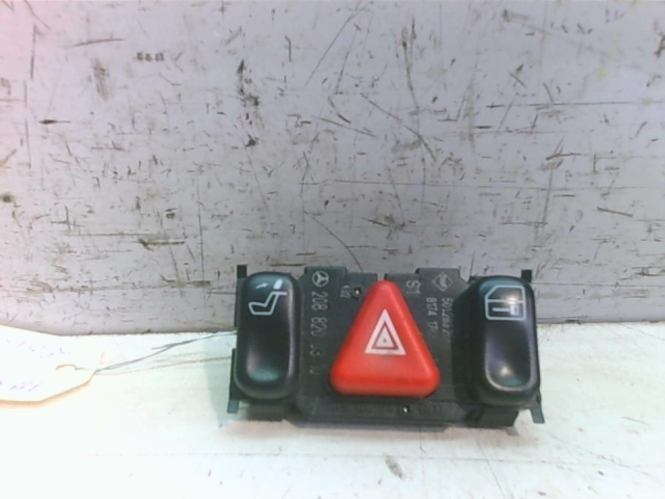 Bouton de warning MERCEDES CLASSE C 202 PHASE 2 Diesel - 1