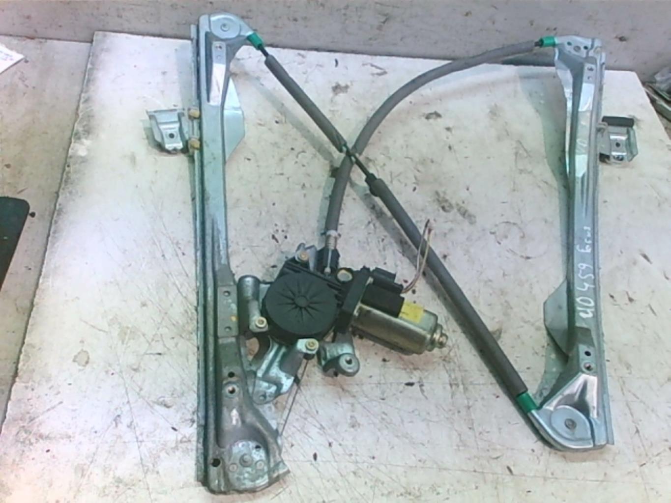 Leve vitre electrique avant droit FORD FOCUS 1 Essence - 1