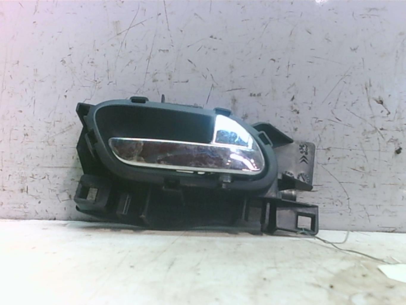 Poignee interieur avant droit CITROEN DS3 PHASE 1 Diesel - 1