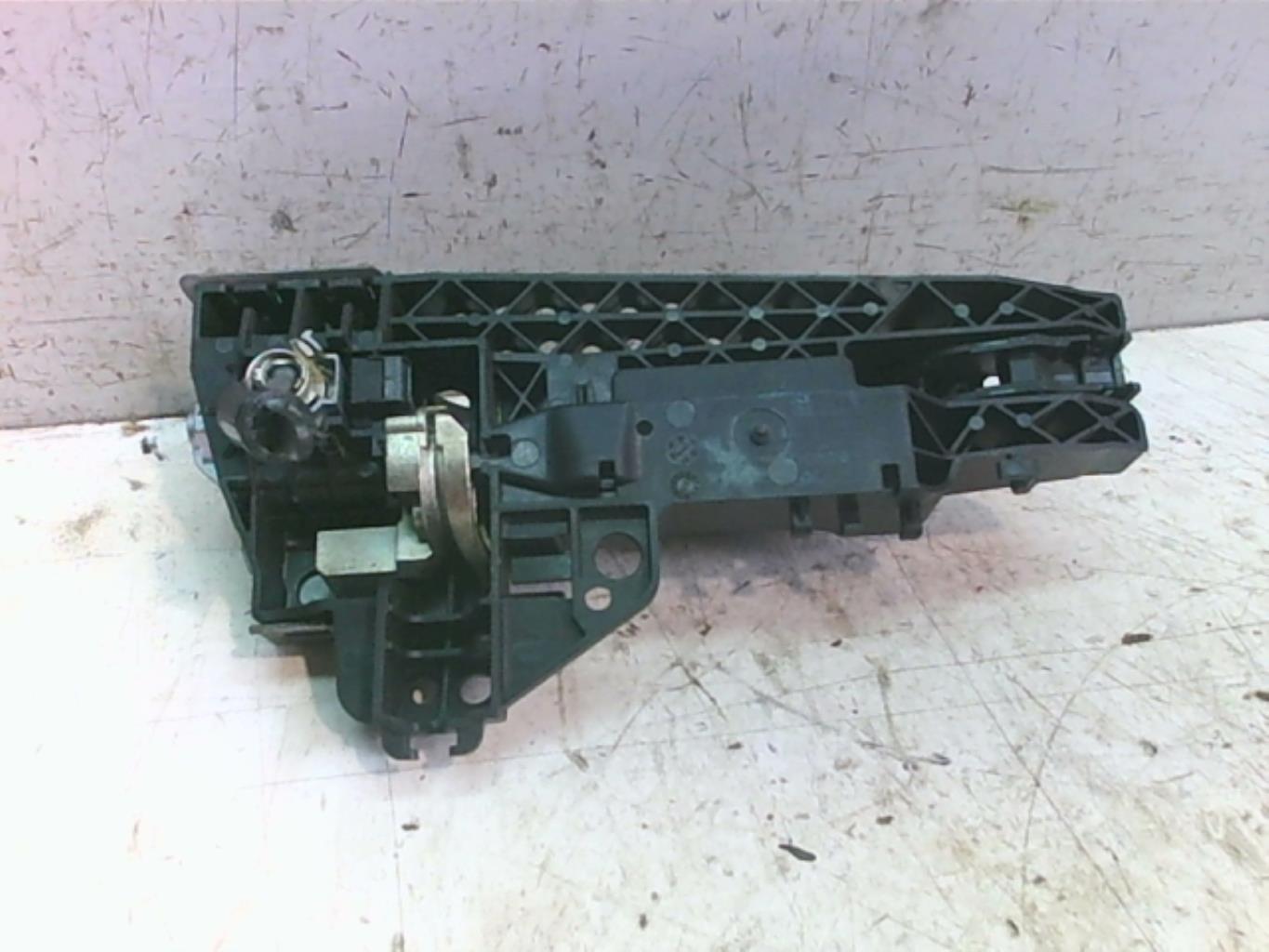 Poignee porte avant gauche AUDI A1 1 PHASE 1 Essence - 1