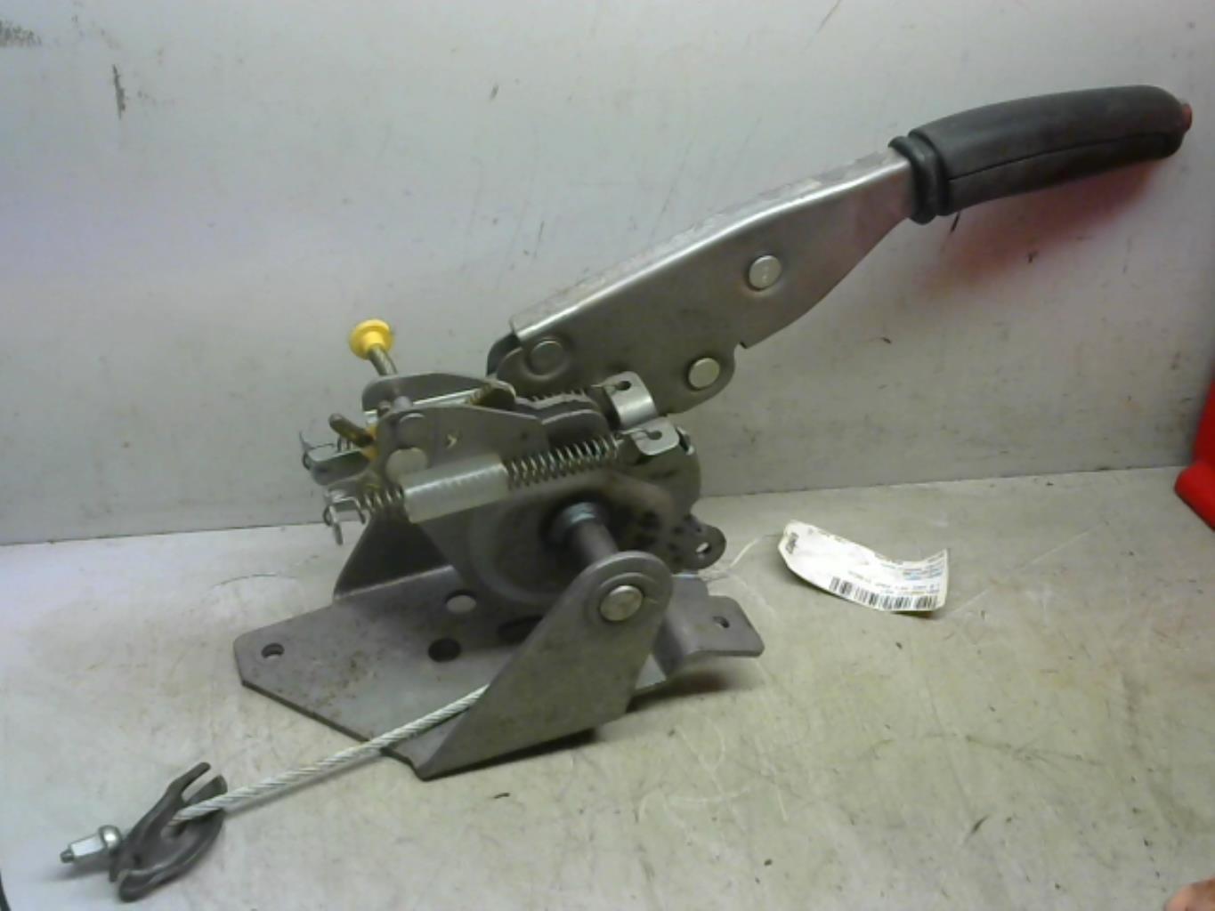 Levier frein à main PEUGEOT 407 PHASE 1 Diesel - 1