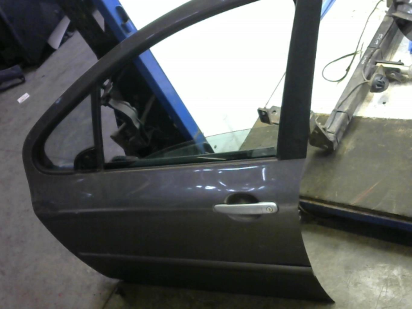 Porte avant gauche PEUGEOT 307 PHASE 1 BREAK Essence - 1