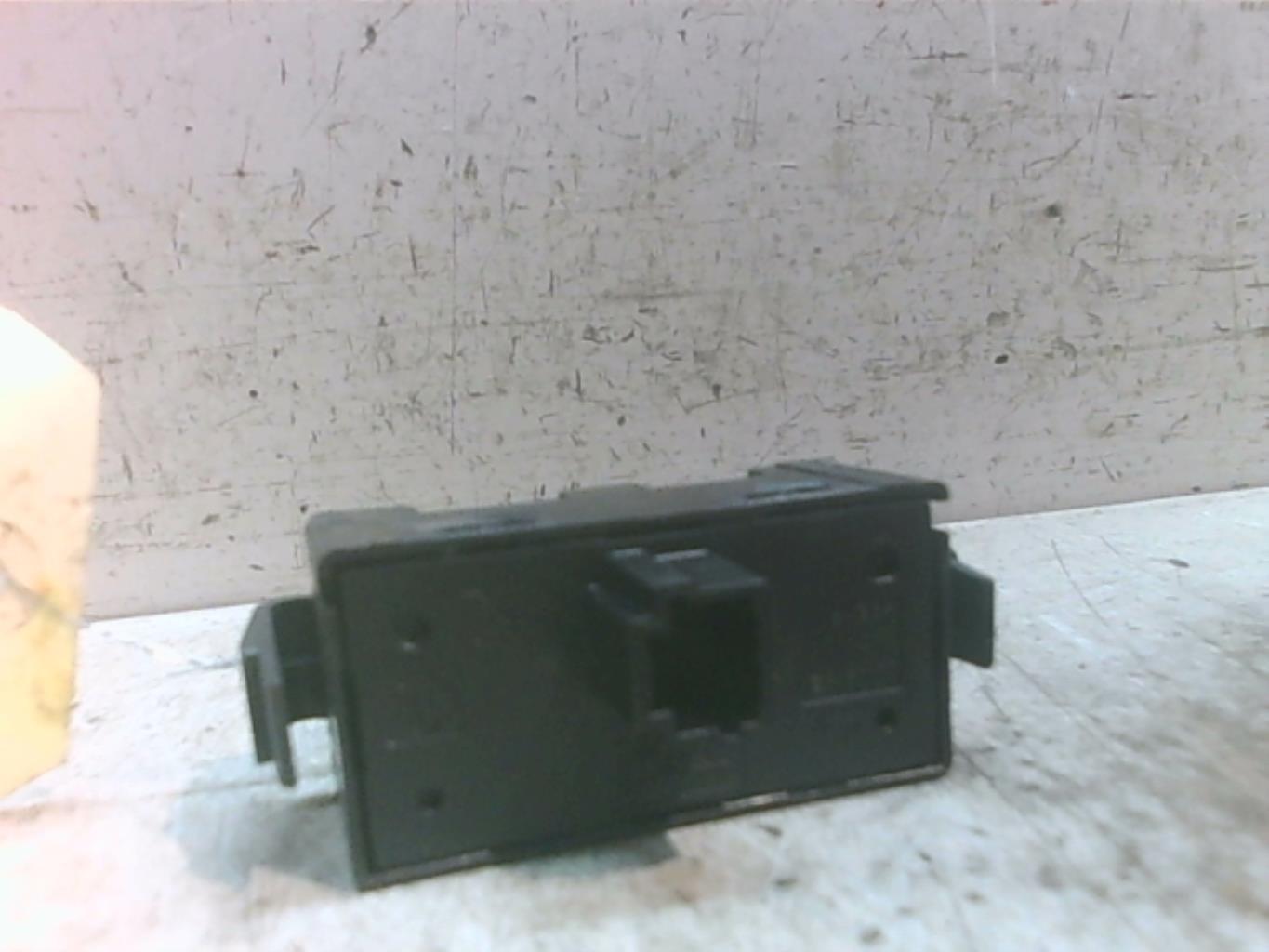 Bouton de warning DACIA SANDERO 2 PHASE 2 Essence - 1