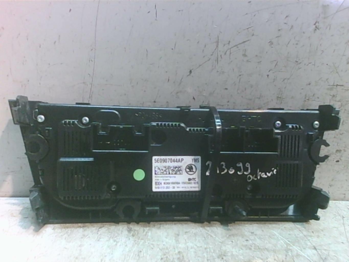 Commande chauffage SKODA OCTAVIA 3 PHASE 2 BREAK Diesel - 1