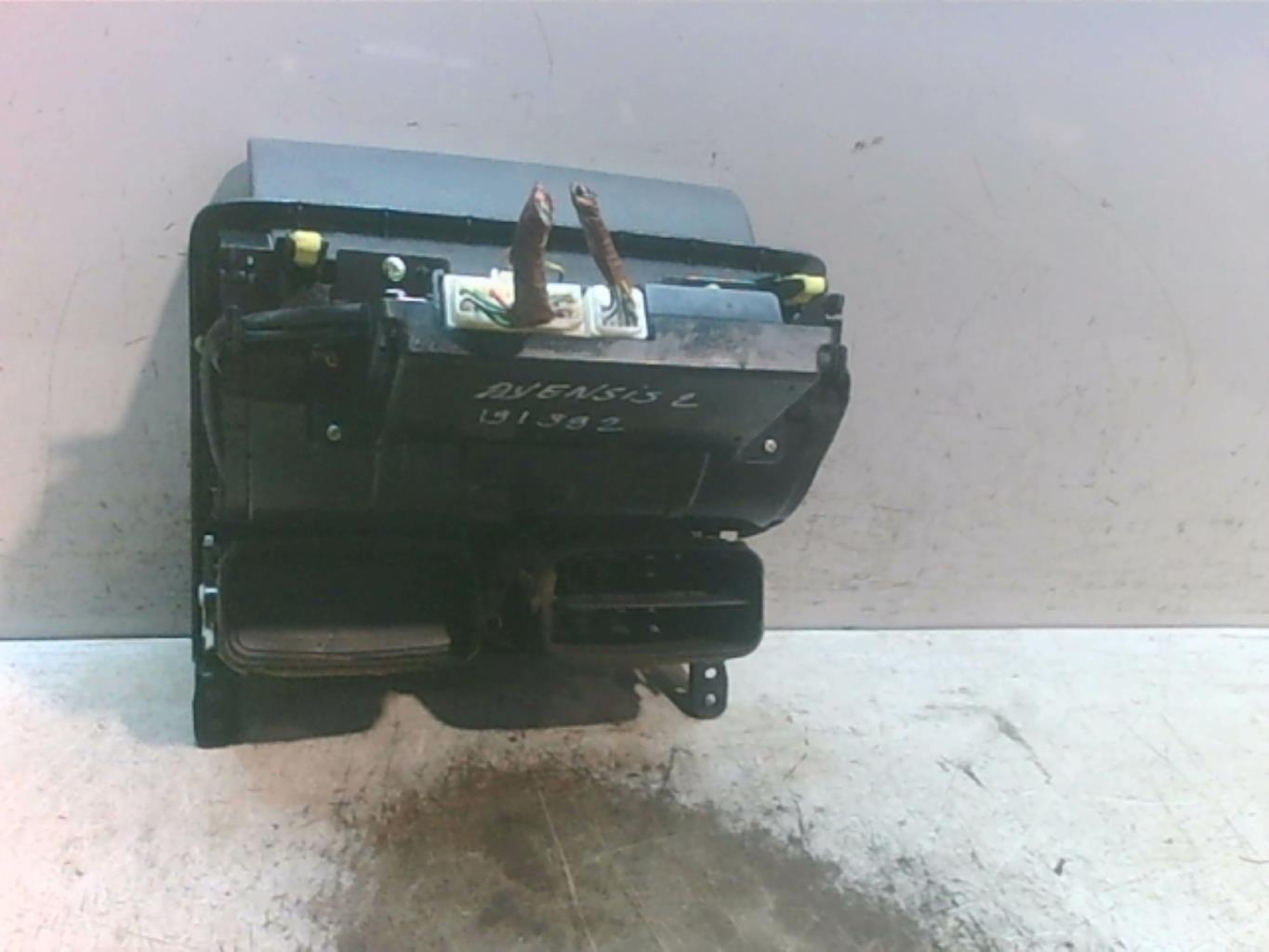 Ecran GPS TOYOTA AVENSIS 2 PHASE 1 Diesel - 1