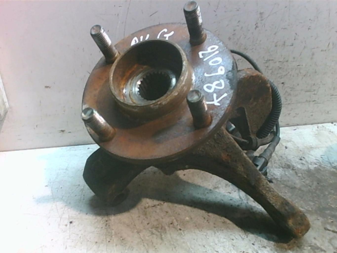 Fusee avant gauche MAZDA 2 1 Diesel - 1