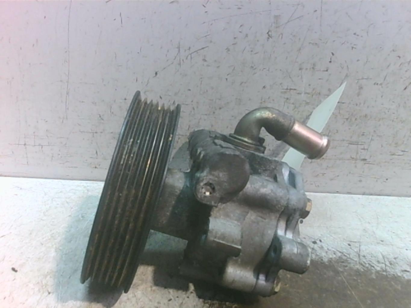 Pompe de direction VOLKSWAGEN GOLF 4 Essence - 1