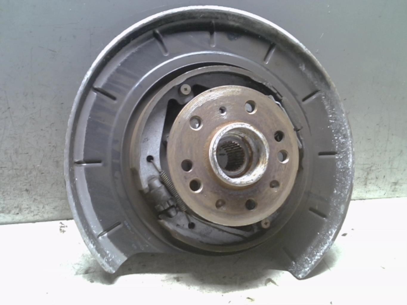 Fusee arriere gauche MERCEDES CLASSE M 164 PHASE 1 Diesel - 1
