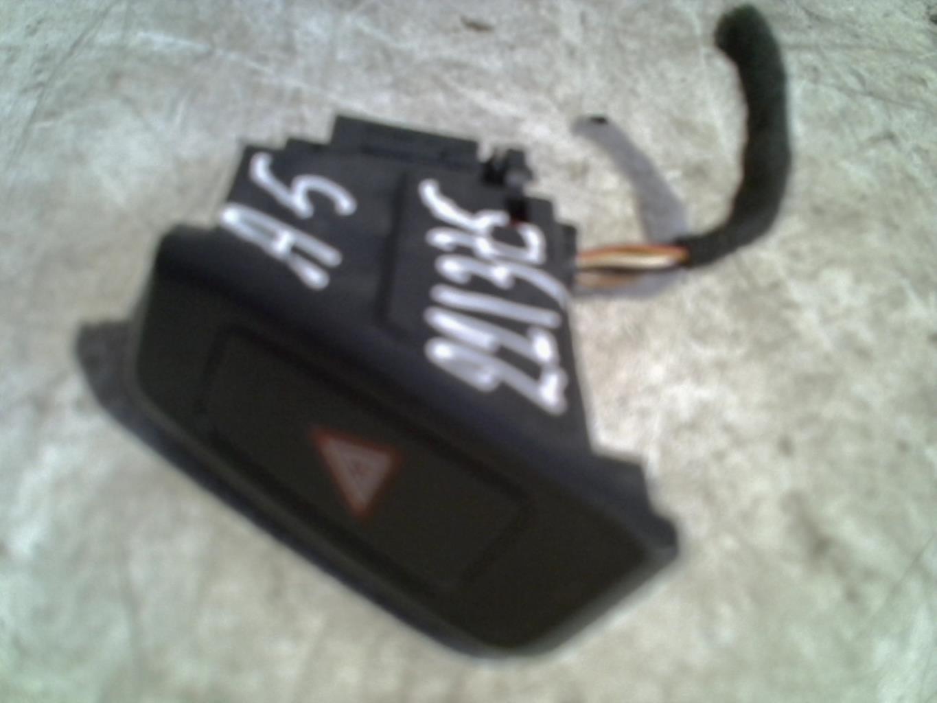 Bouton de warning AUDI A5 1 COUPE PHASE 1 Diesel - 1