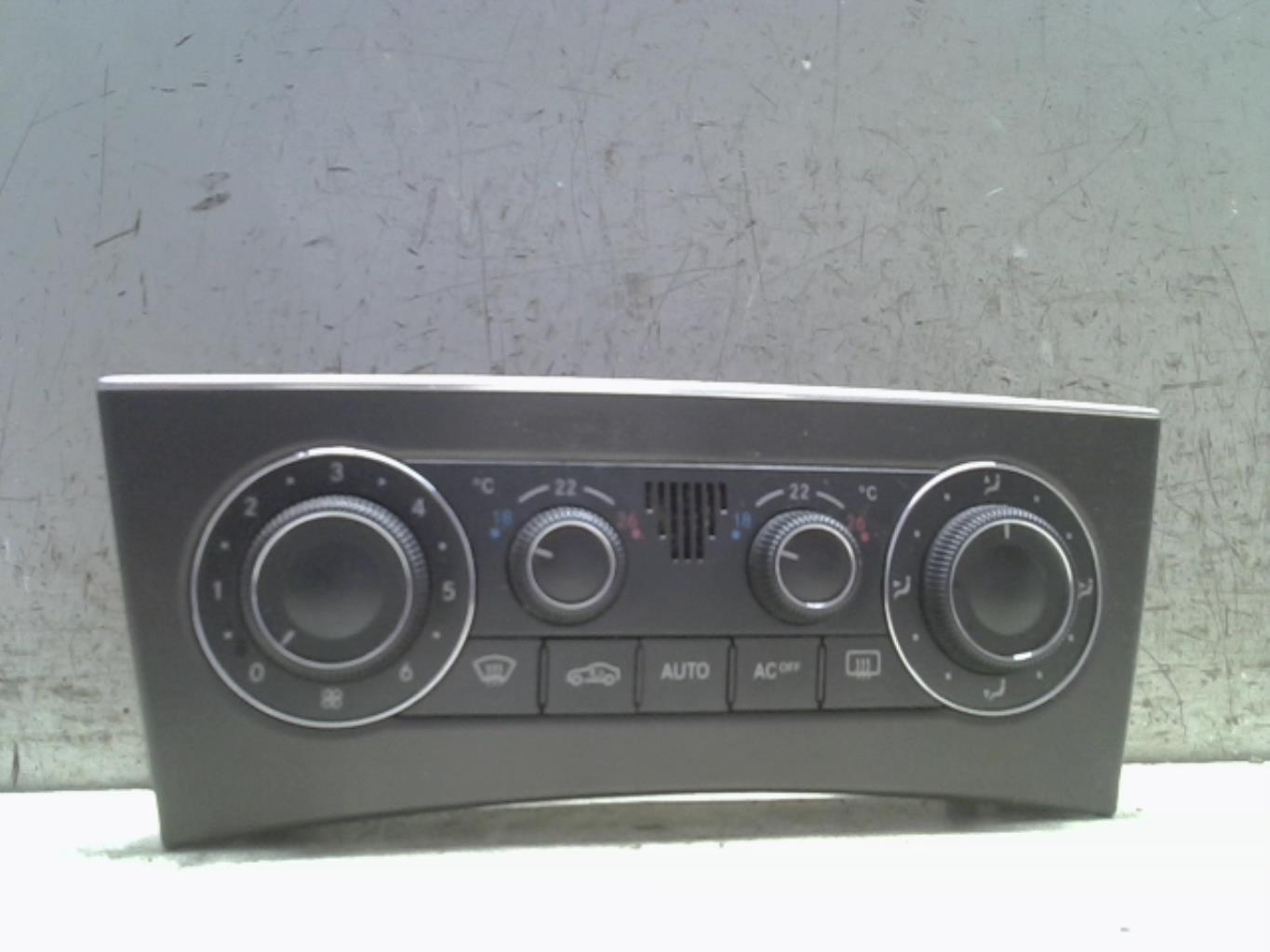 Commande chauffage MERCEDES CLASSE C 203 COUPE SPORT PHASE 2 Diesel - 1