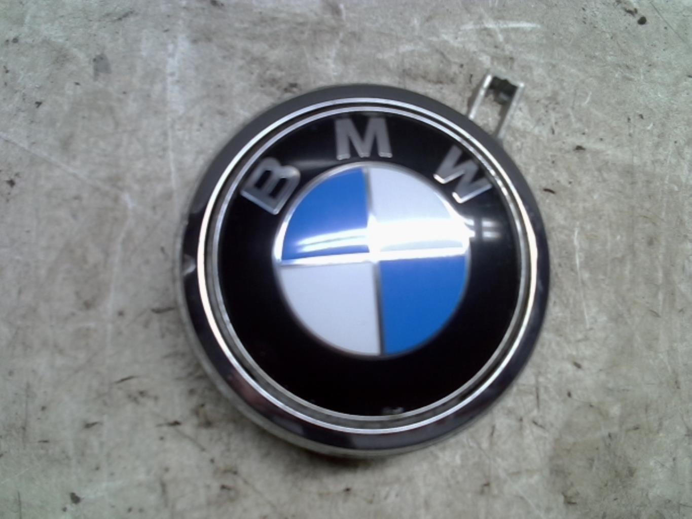 Bouton de coffre BMW SERIE 1 E87 PHASE 2 Diesel - 1
