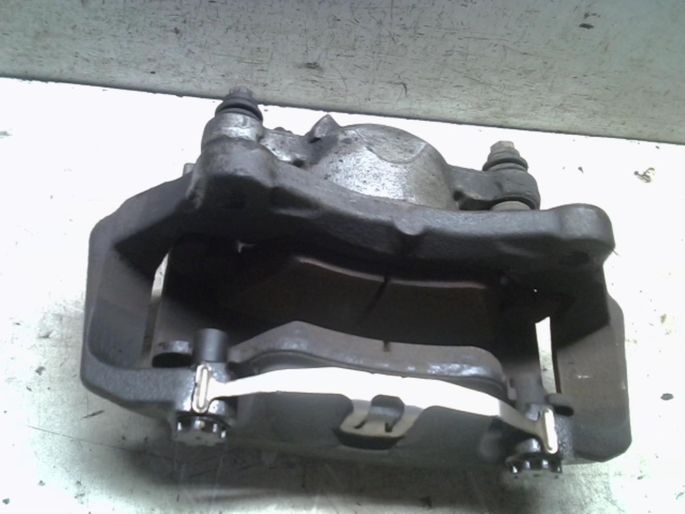 Etrier avant droit (freinage) AUDI A5 1 COUPE PHASE 1 Diesel - 1